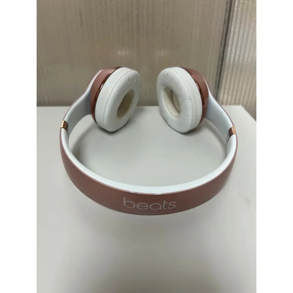 Beats by Dr. Dre Beats Wireless Solo3 Headset on ear Rose Gold/White. - Picture 2 of 10